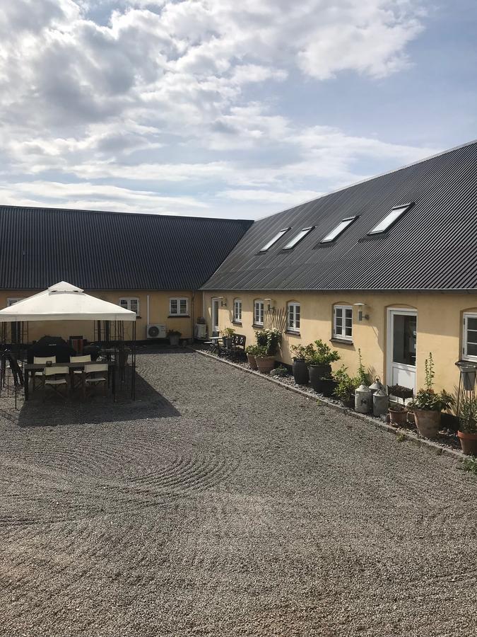 Strandsegard Ferielejlighed Ølsted Esterno foto
